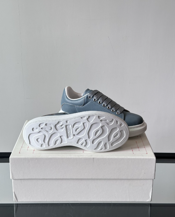 Alexander McQueen Oversized White/Blue