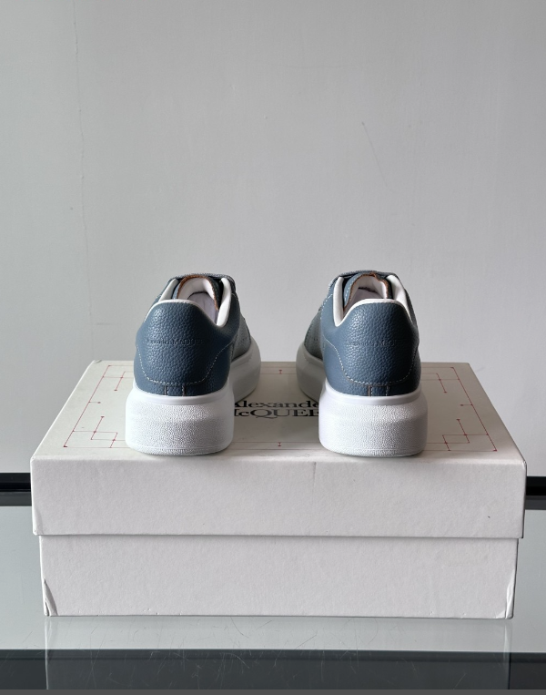 Alexander McQueen Oversized White/Blue