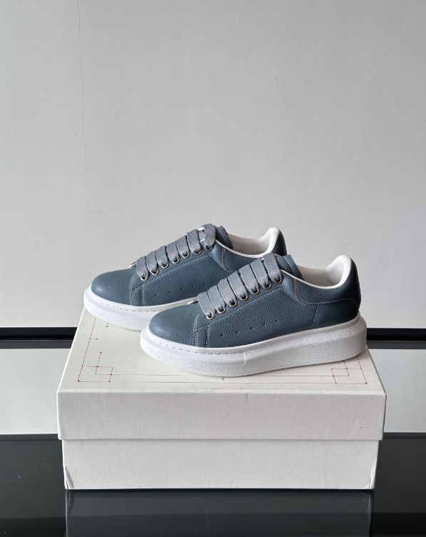 Alexander McQueen Oversized White/Blue