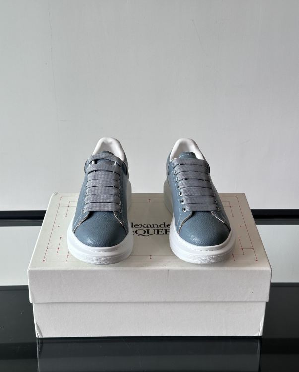 Alexander McQueen Oversized White/Blue