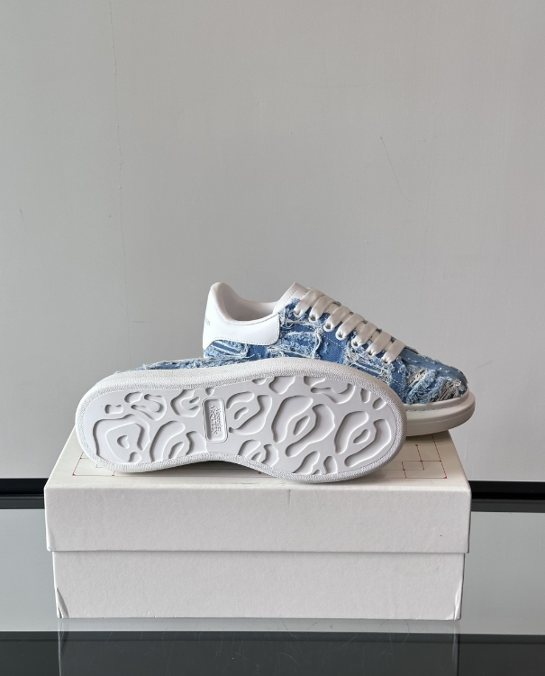 Alexander McQueen Oversized Blue/White
