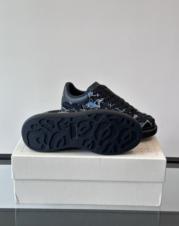Alexander McQueen Oversized Black