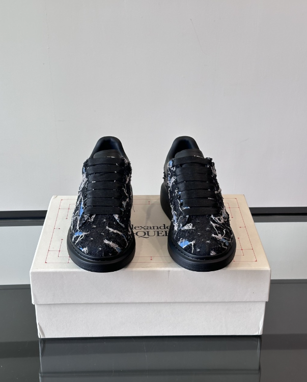 Alexander McQueen Oversized Black