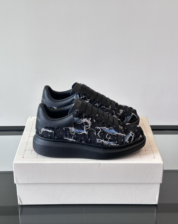 Alexander McQueen Oversized Black