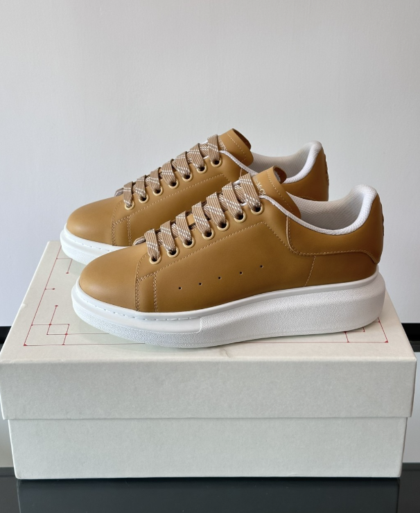 Alexander McQueen Oversized White/Beige
