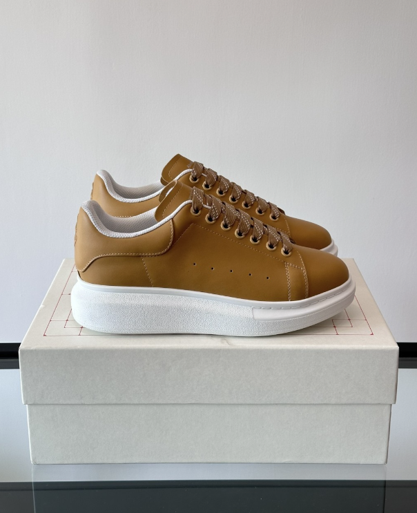 Alexander McQueen Oversized White/Beige