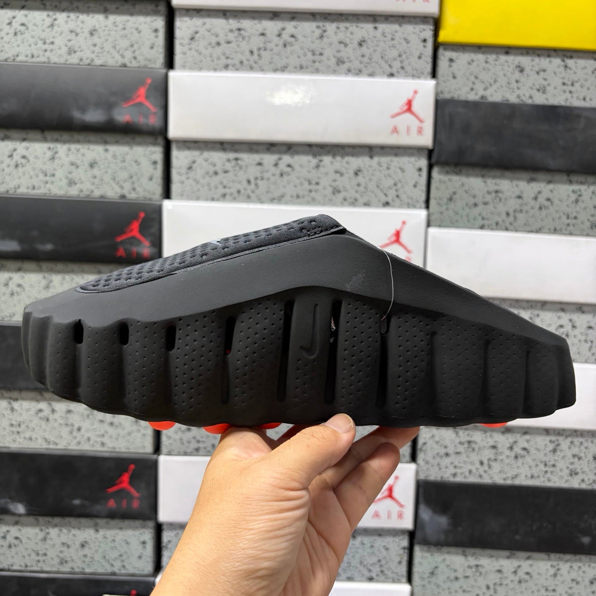 Mind 001 Black