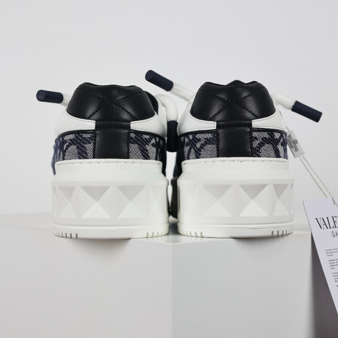 Valentino One Stud XL White/Blue