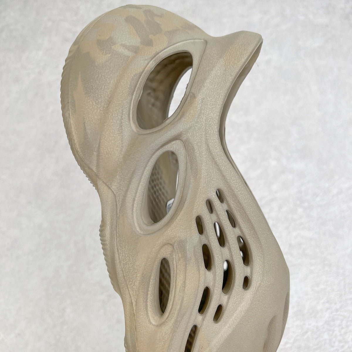 Foam Runner Stone Salt