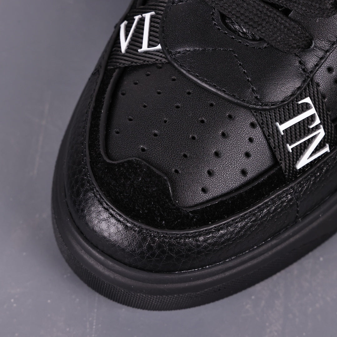 Valentino VL7n Black