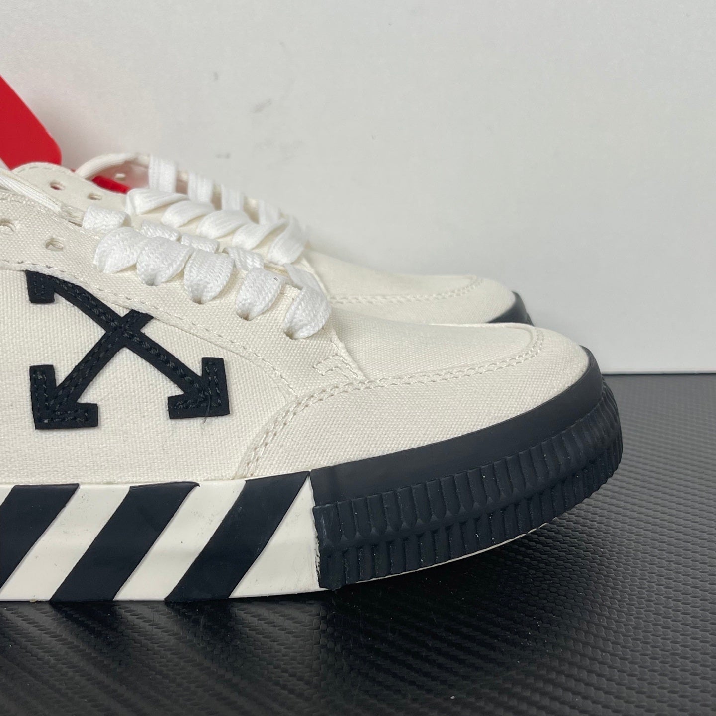 Vulcanized  White Black
