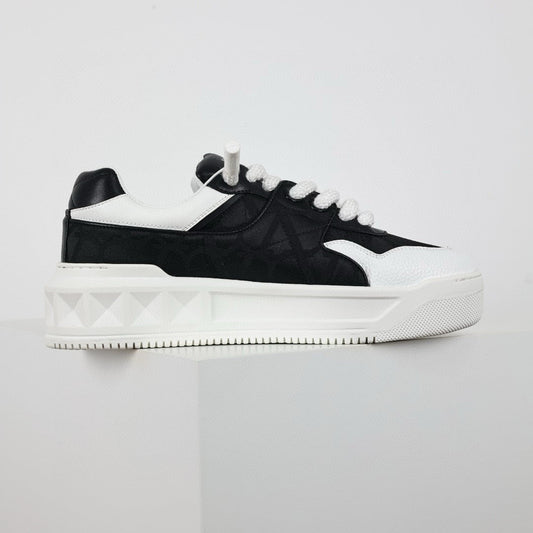 Valentino One Stud XL Black/White