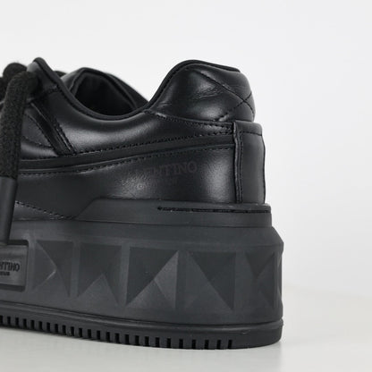 Valentino One Stud XL Black