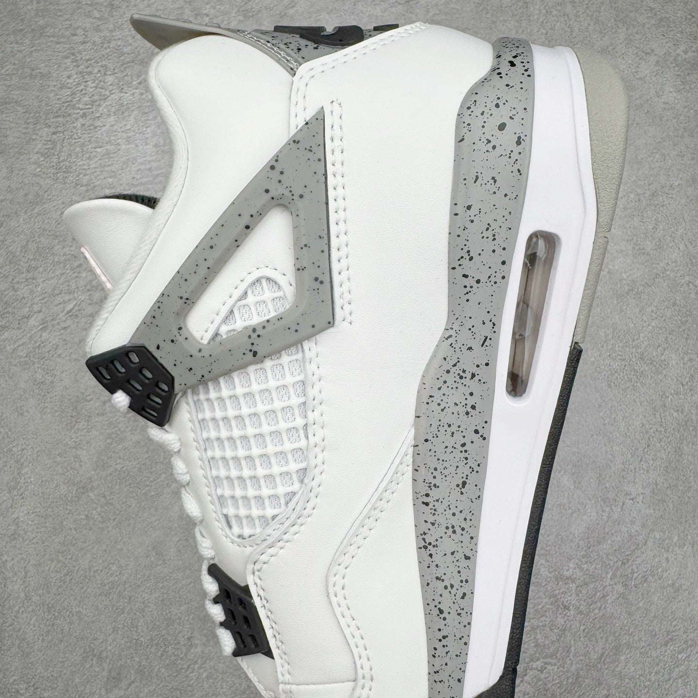 AJ4 Retro OG White Cement