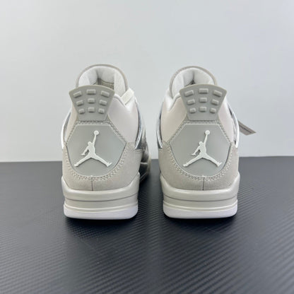 AJ4 Retro Frozen Moments
