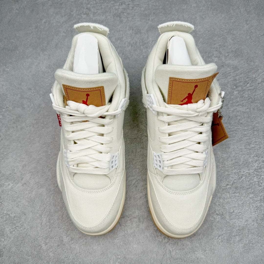 AJ4 Levis