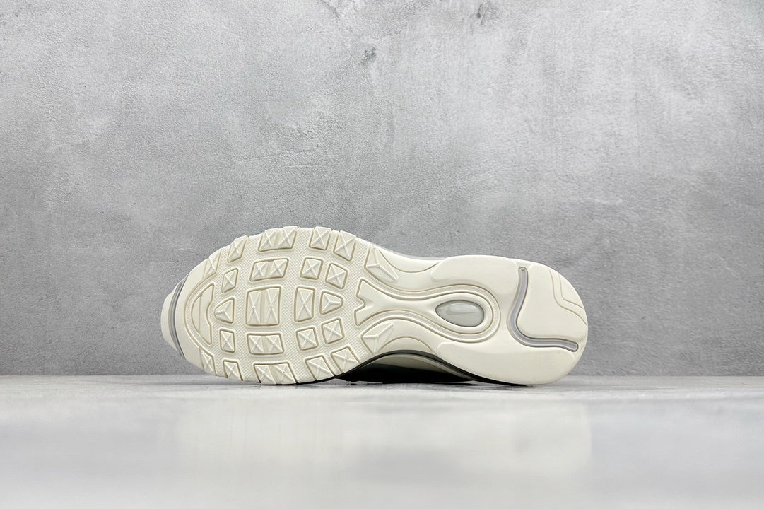 97 Pure Platinum Sail
