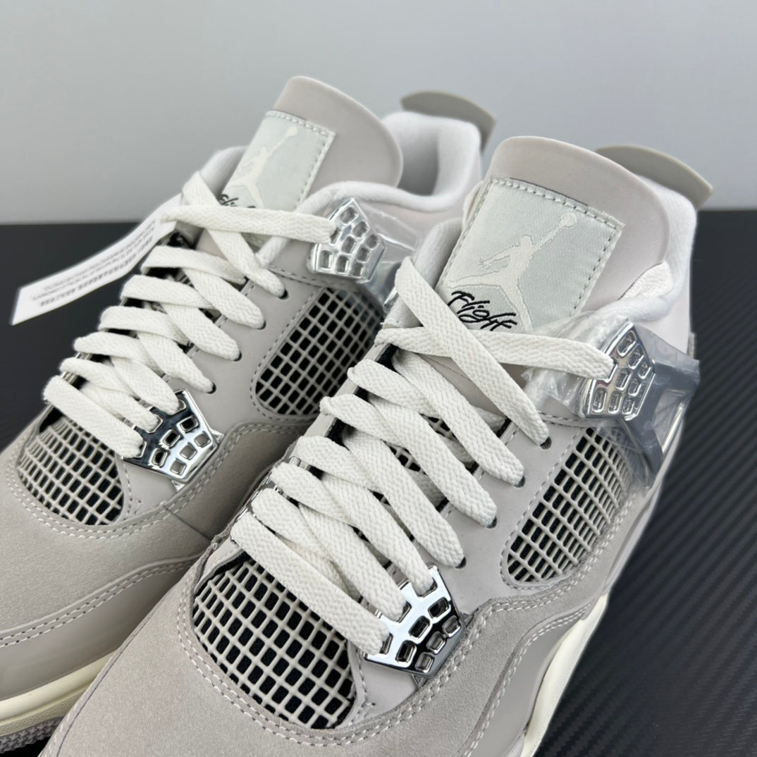 AJ4 Retro Frozen Moments