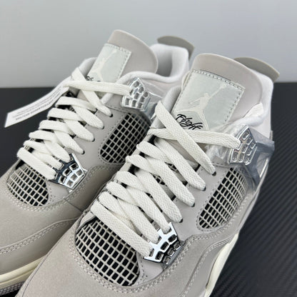 AJ4 Retro Frozen Moments