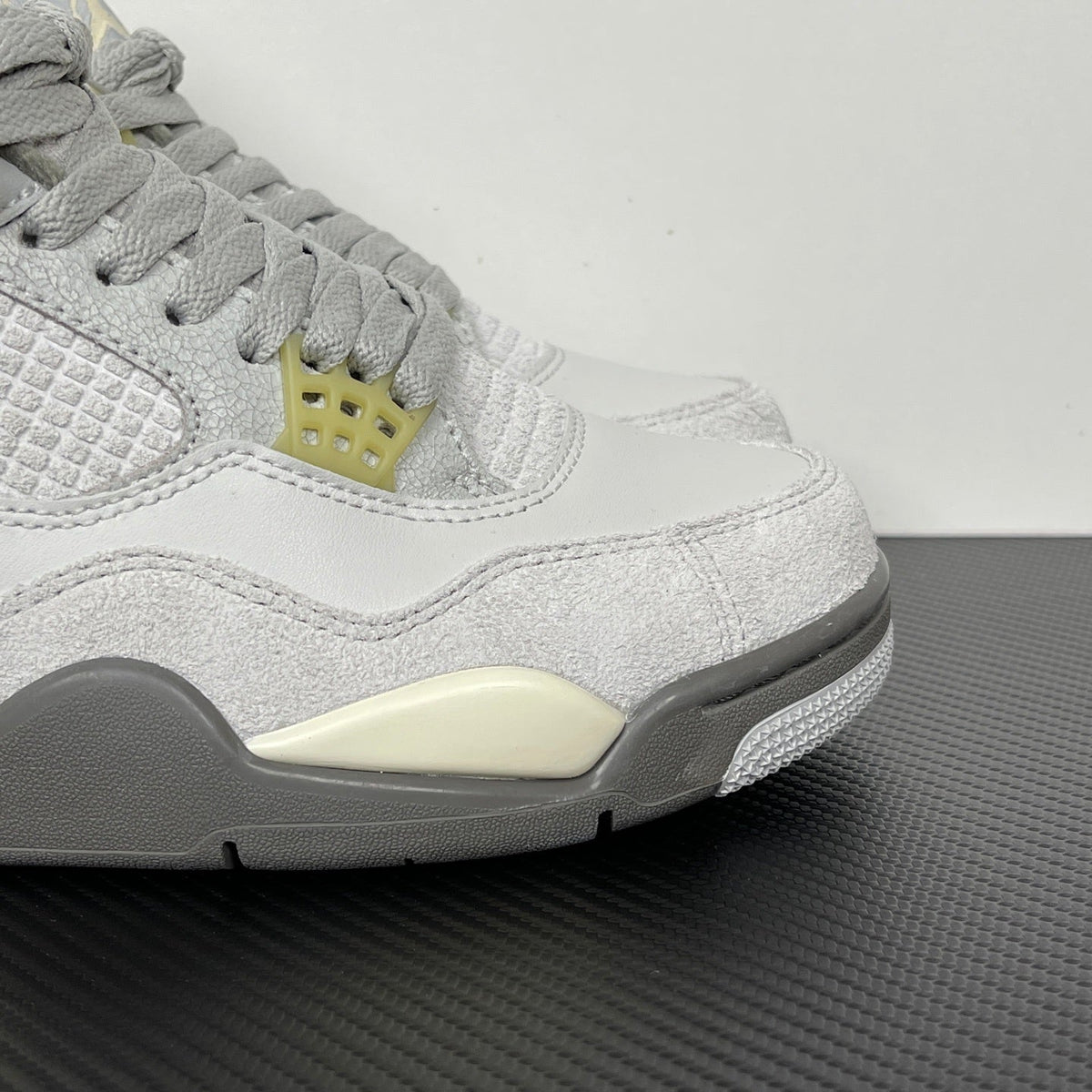 AJ4 Photon Dust