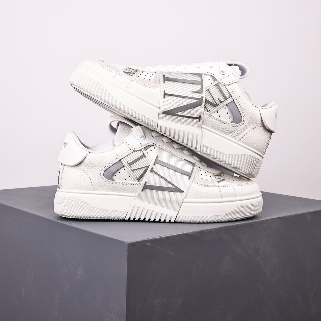 Valentino VL7n White