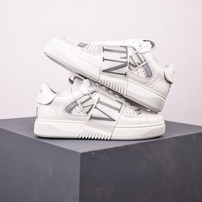 Valentino VL7n White