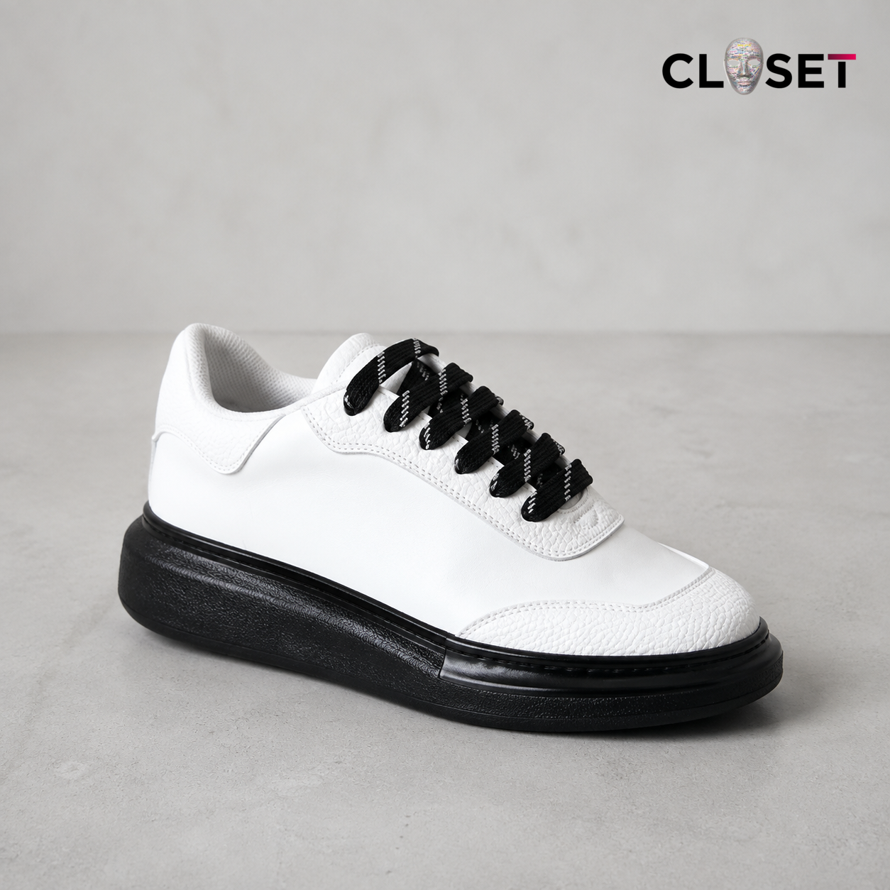 Alexander McQueen Oversized White/Black