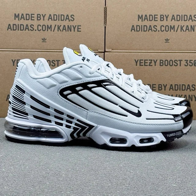 PLUS III White and Black