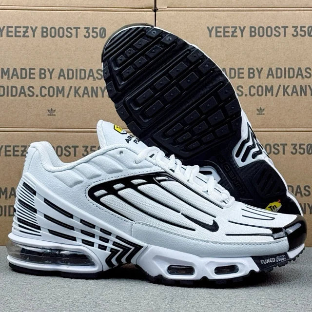 PLUS III White and Black