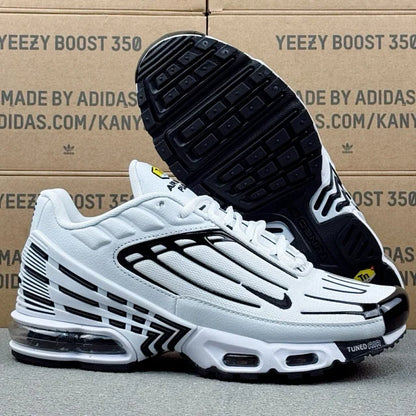 PLUS III White and Black