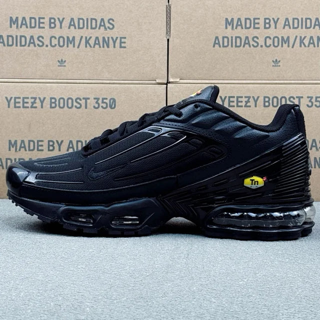 PLUS III Black