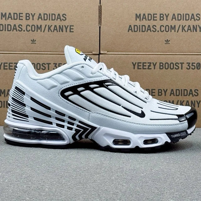 PLUS III White and Black