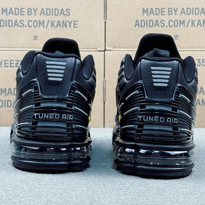 PLUS III Black